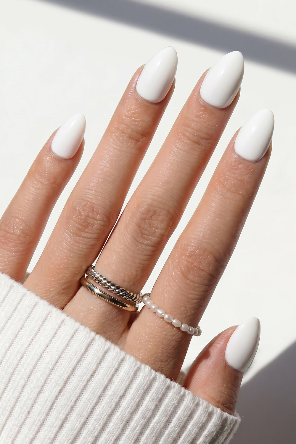 Pure Wihte Press On Nails – Short Almond