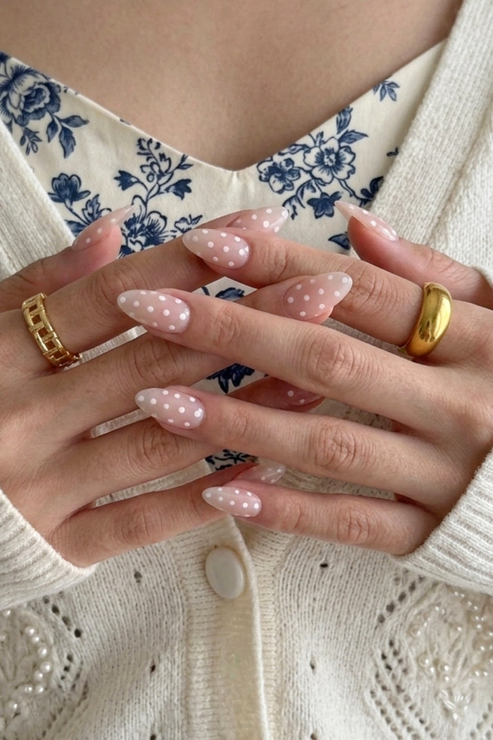 Peach Polka Dot Press On Nails – Short Oval